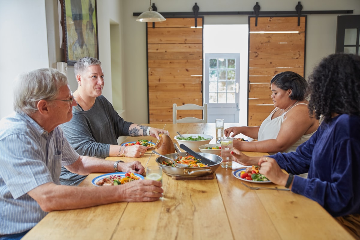 Nutritionist reviewing dietary guidelines with mature client